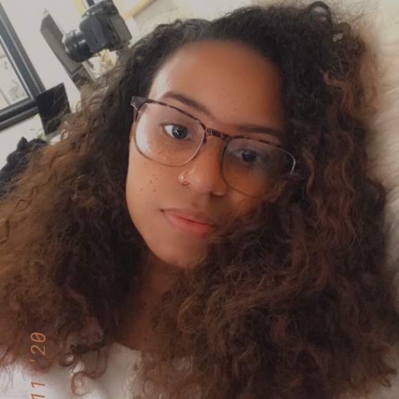 Meet your Posher, Elizabeth - Picture 1 of 1